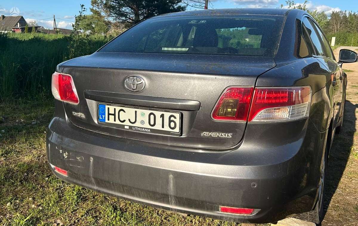 Toyota Avensis - 5