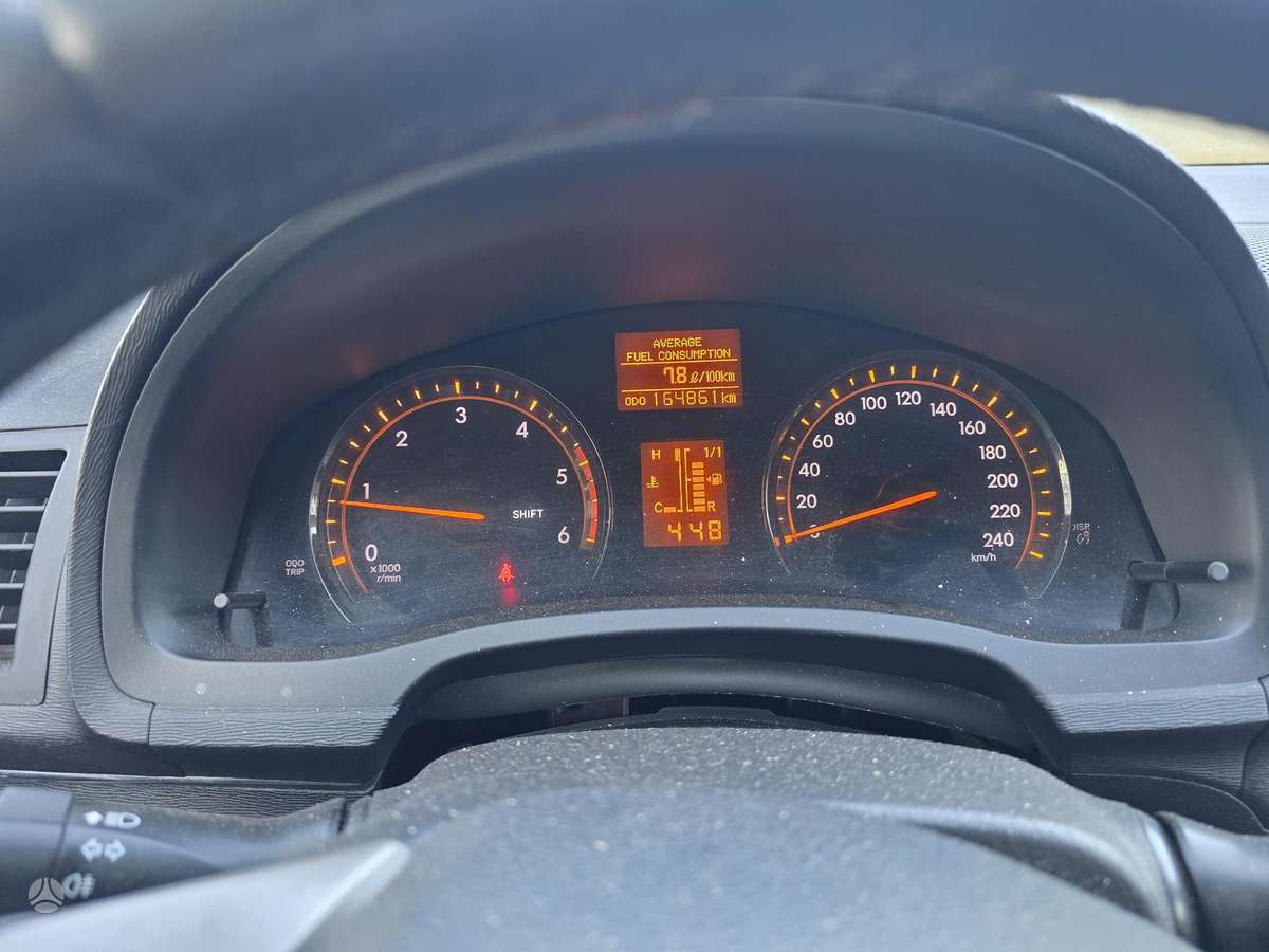 Toyota Avensis - 12