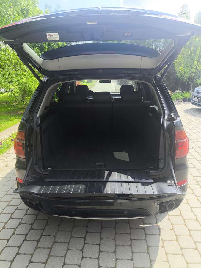 BMW X5, 3.0 l., off-road / crossover