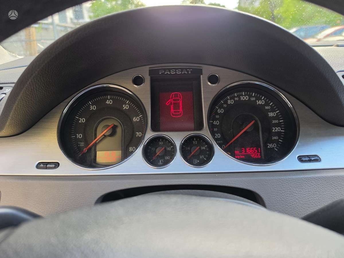 Volkswagen Passat - 2