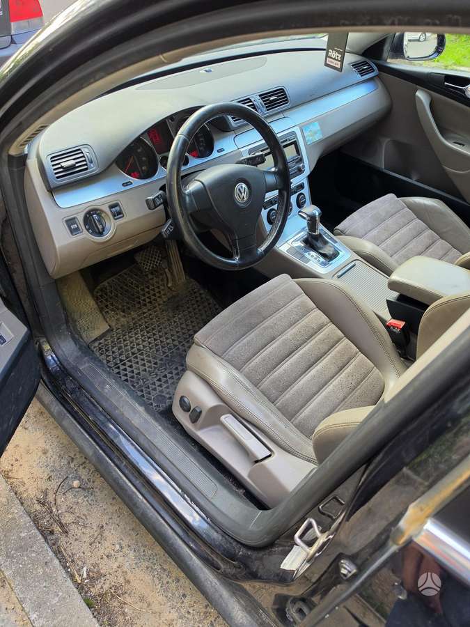 Volkswagen Passat - 4