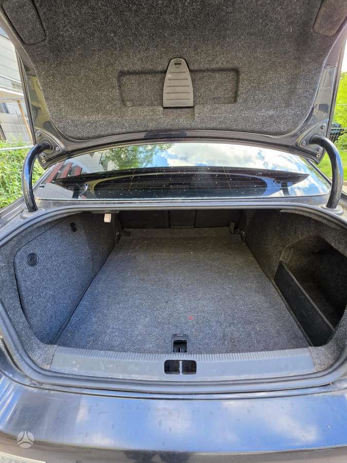 Volkswagen Passat - 8