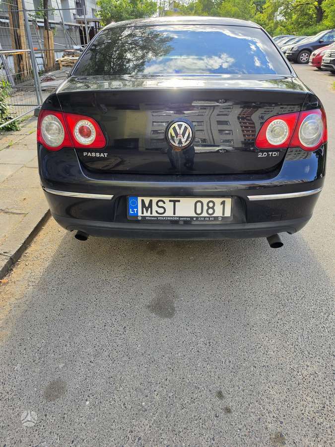 Volkswagen Passat - 12