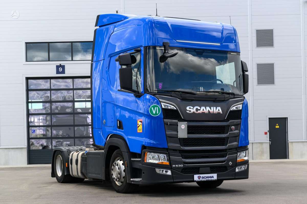 Scania R530, V8  naujos padangos 315/70, double sleeper