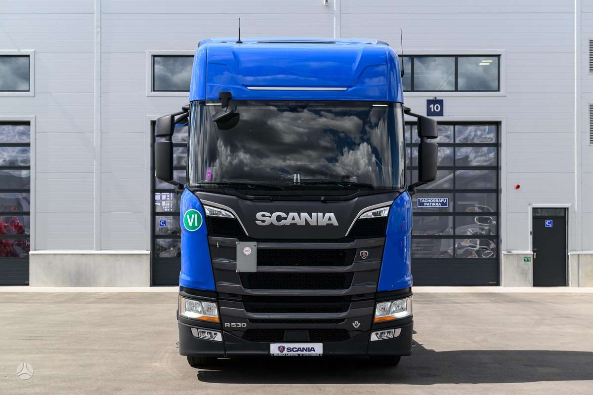 Scania R530, V8  naujos padangos 315/70, double sleeper