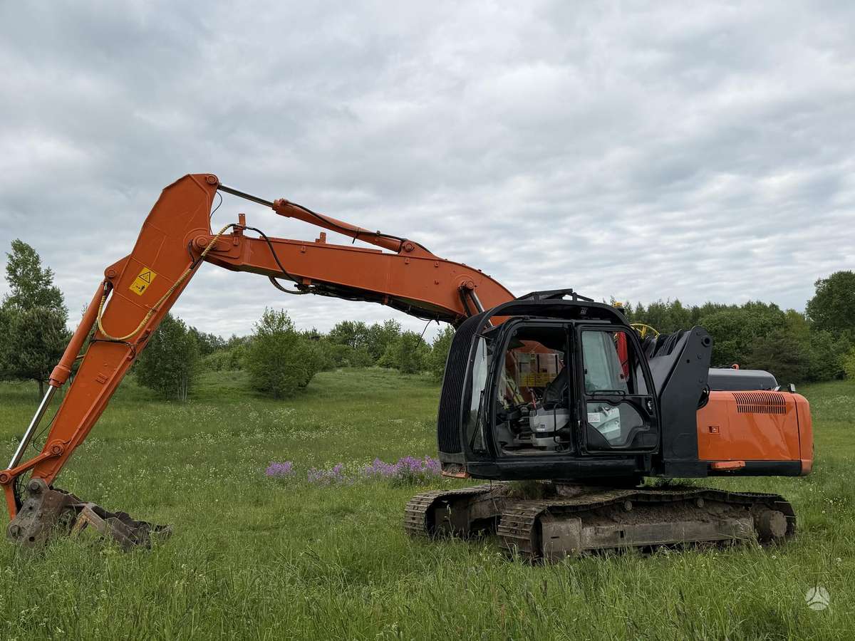 Hitachi ZX210LC-6, ekskavatoriai