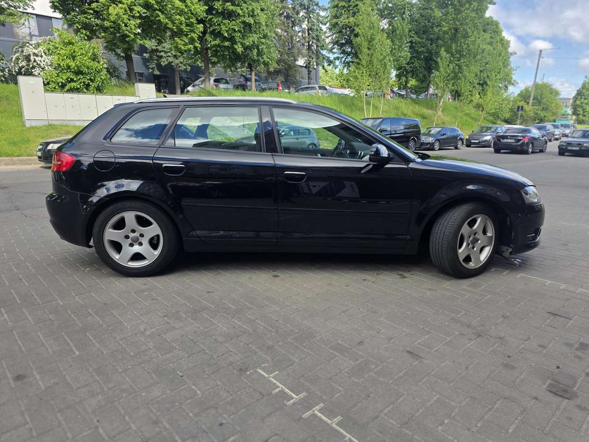 Audi A3, 1.8 l., hatchback