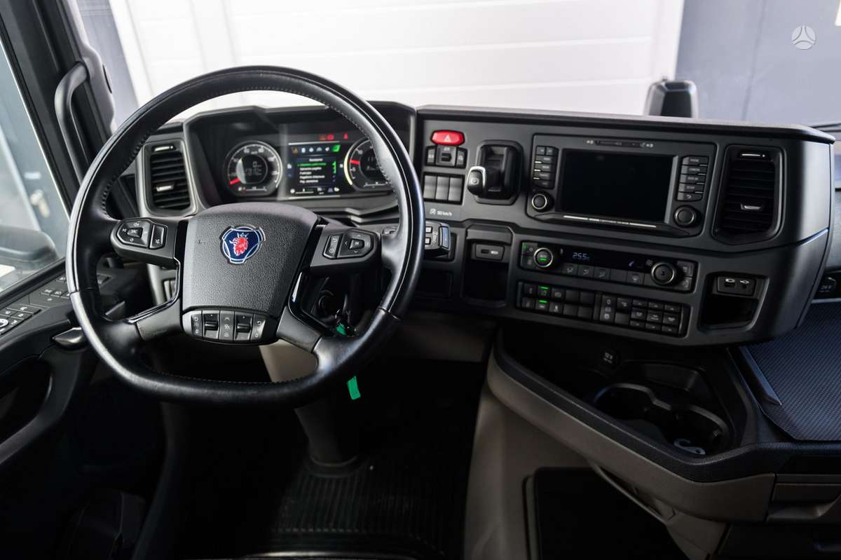 Scania R460, double sleeper