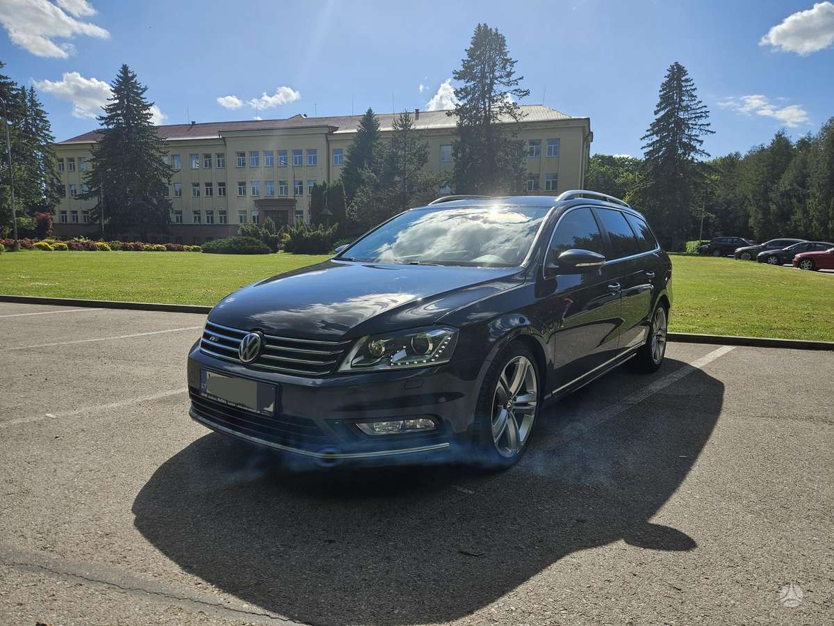 Volkswagen Passat - 1