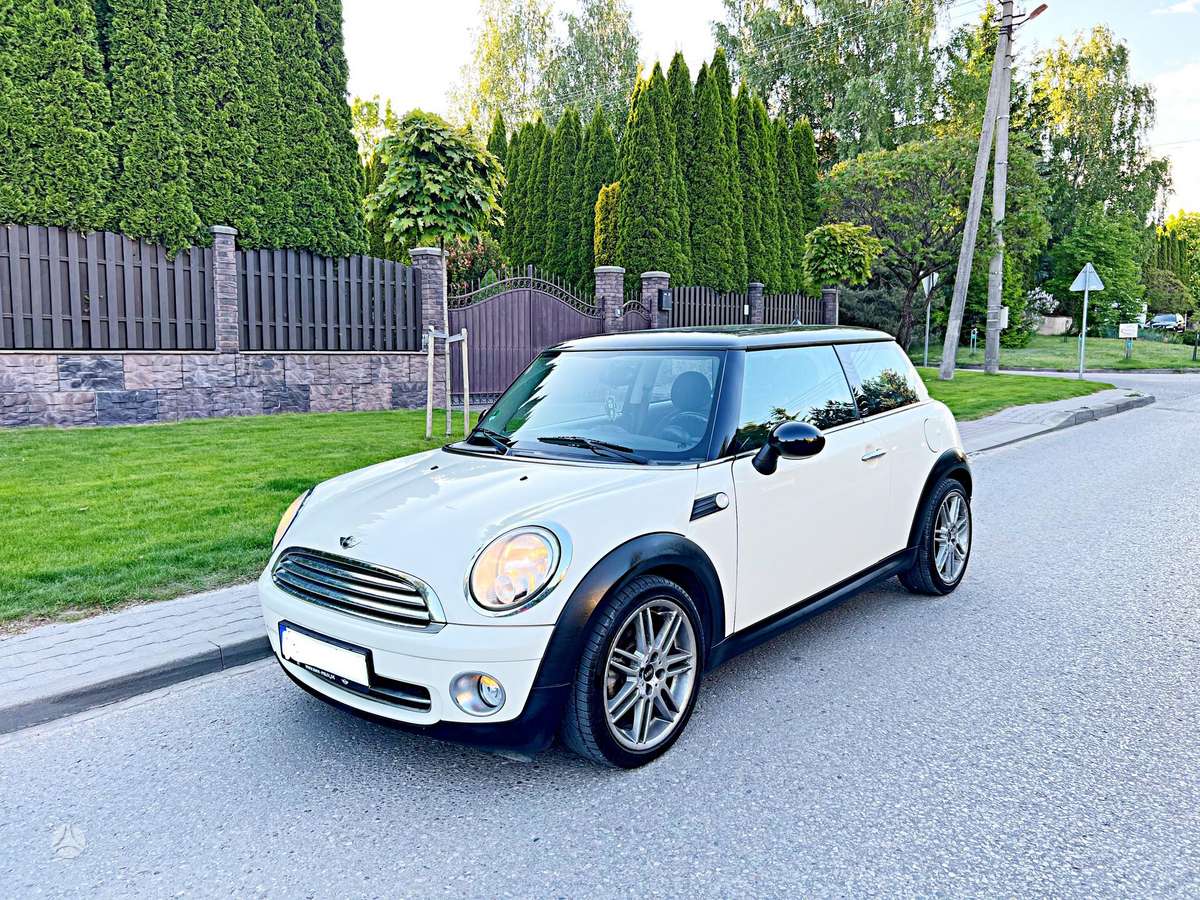 Mini Cooper, 1.6 l., hatchback