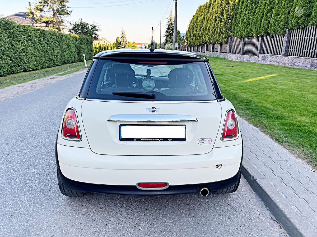 Mini Cooper, 1.6 l., hatchback