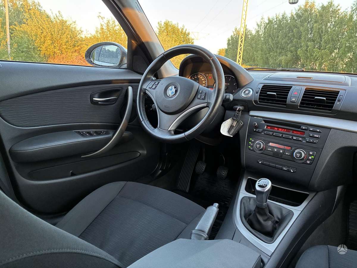 BMW 120, Хэтчбек