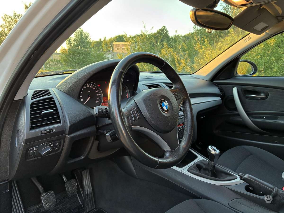 BMW 120, Хэтчбек