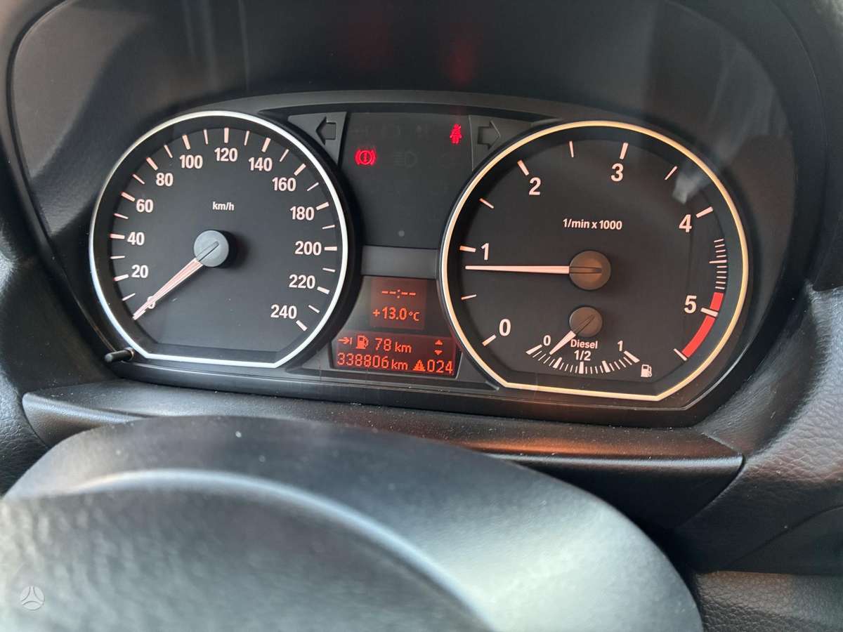 BMW 120, hatchback