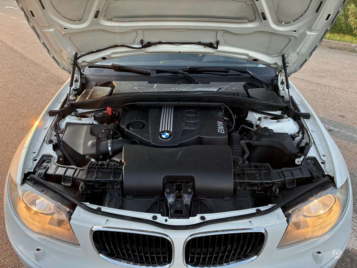BMW 120, Хэтчбек