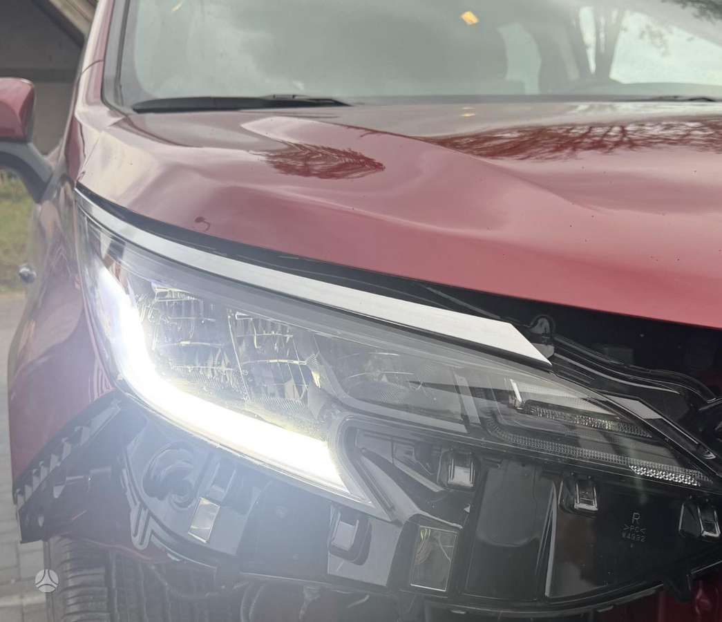 Toyota Sienna bumpers, lights