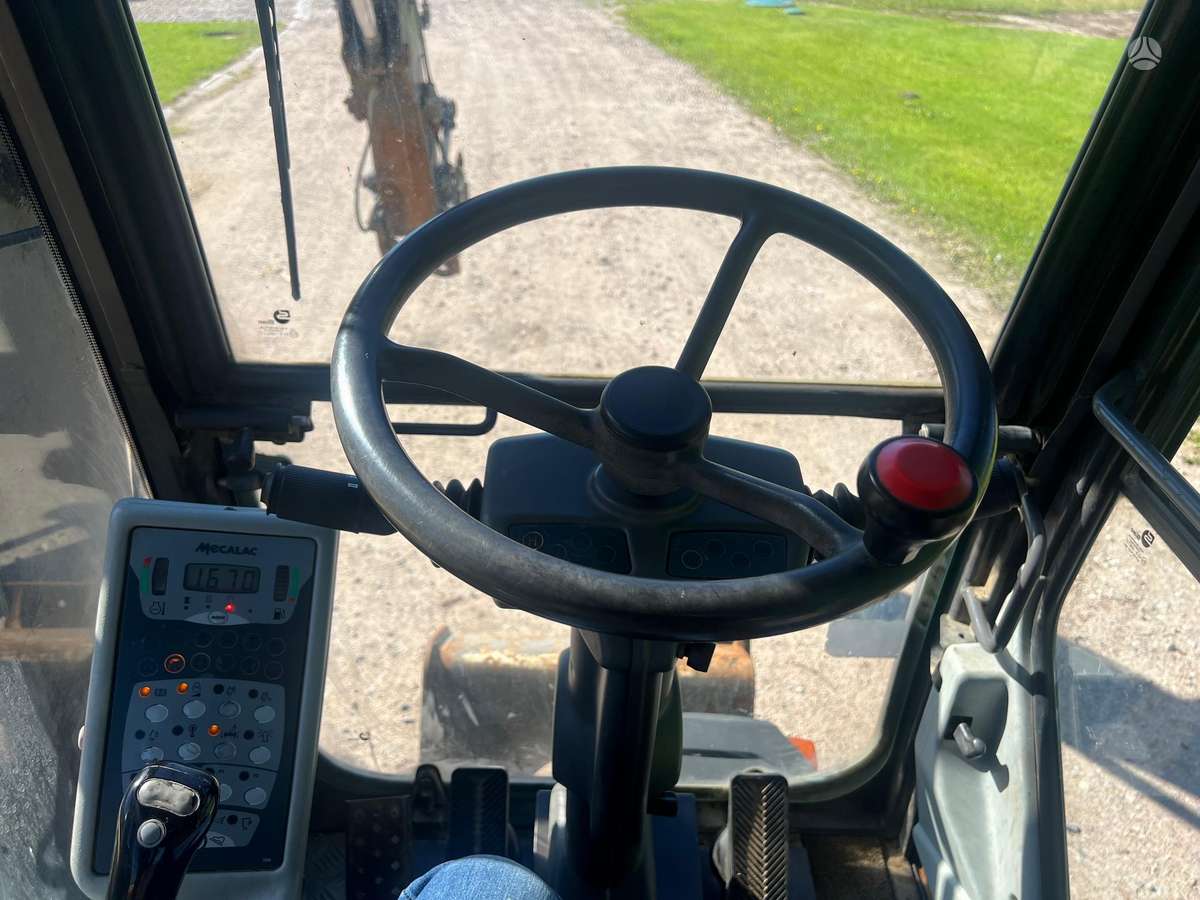 Mecalac 12MTX, ekskavatori