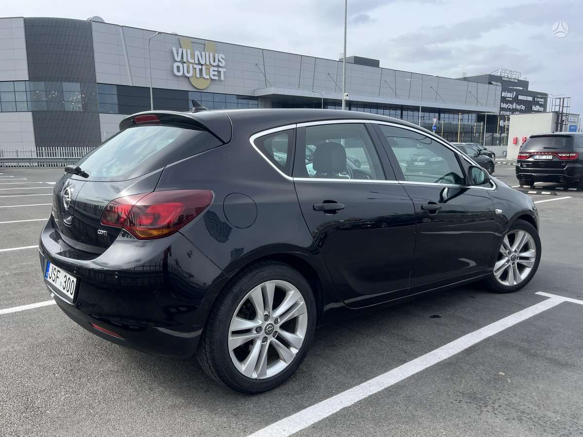 Opel Astra, 1.7 l., Хэтчбек