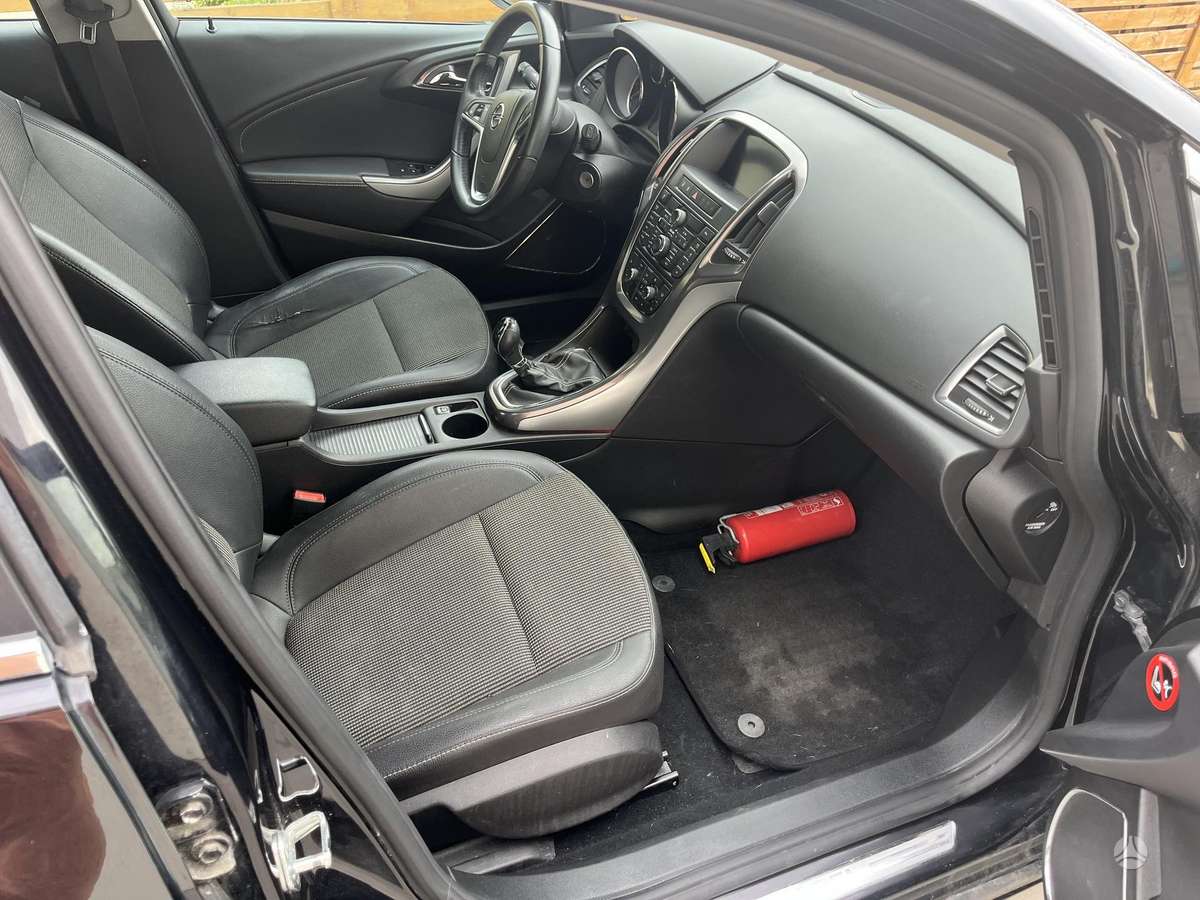 Opel Astra, 1.7 l., Хэтчбек