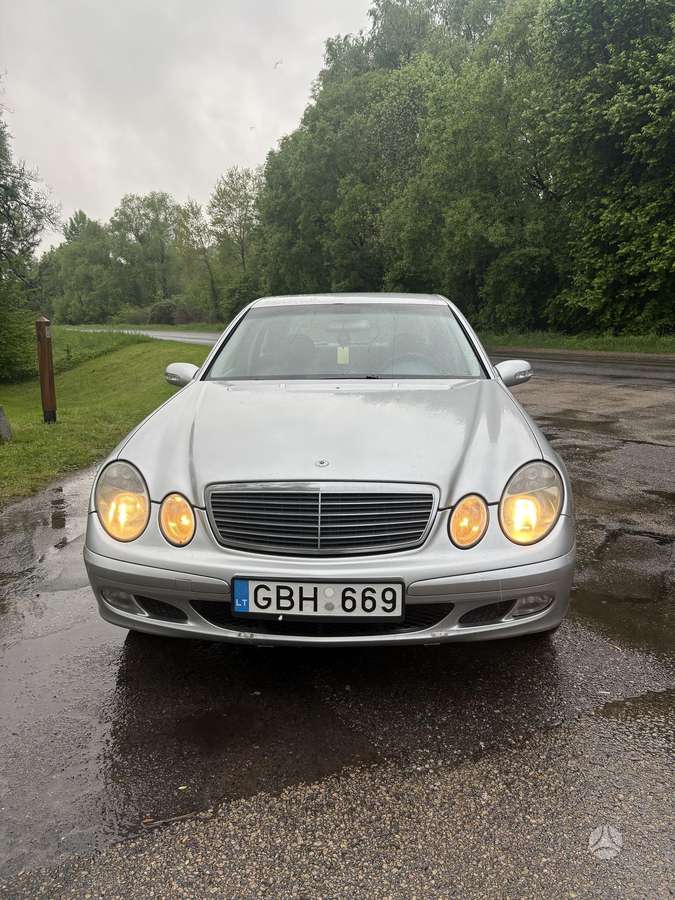 Mercedes-Benz E200, 2.2 l., Седан