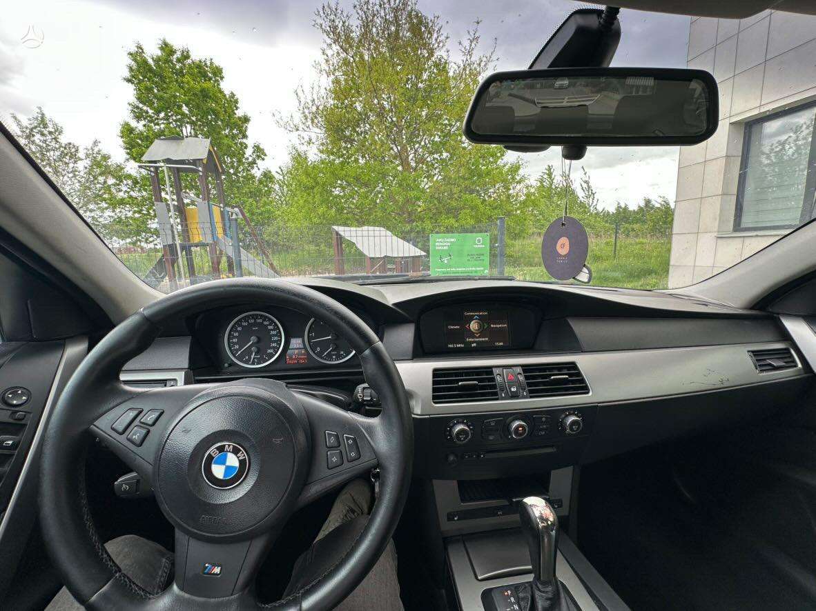 BMW 530, Универсал
