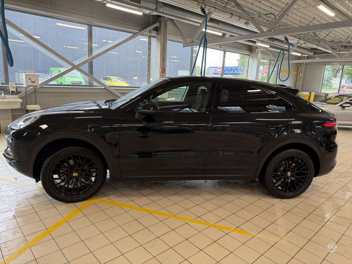 Porsche Cayenne Coupe - 4
