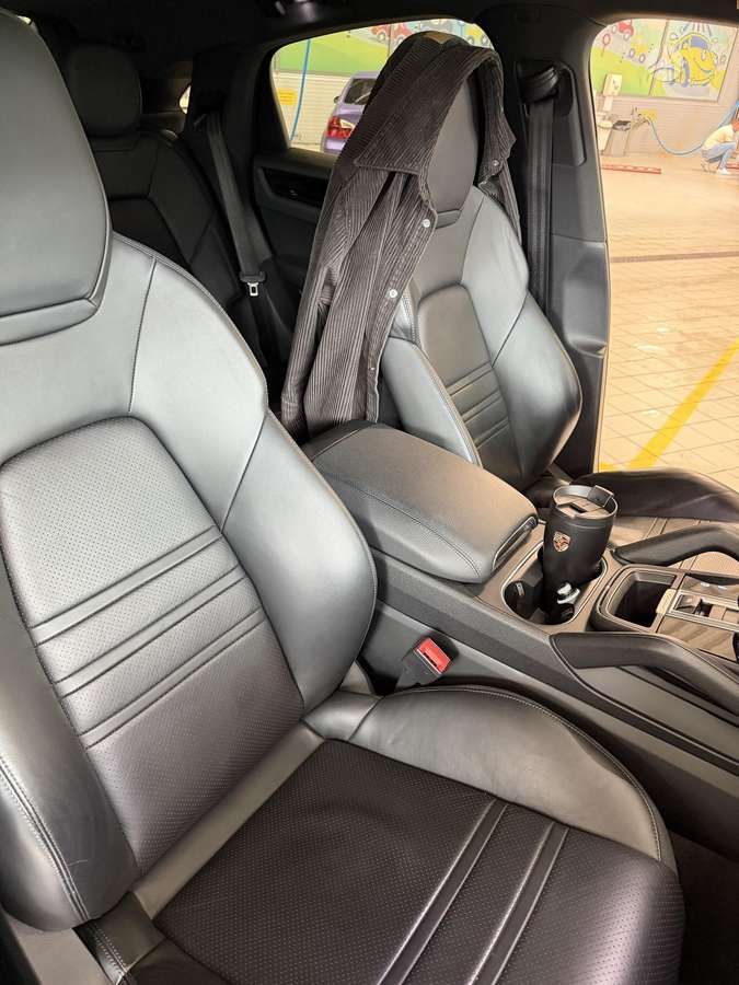 Porsche Cayenne Coupe - 12