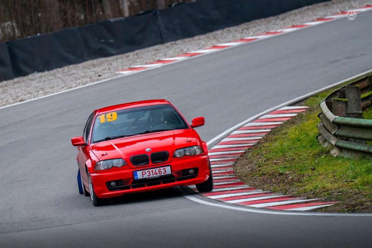 BMW 323, Купе (coupe)