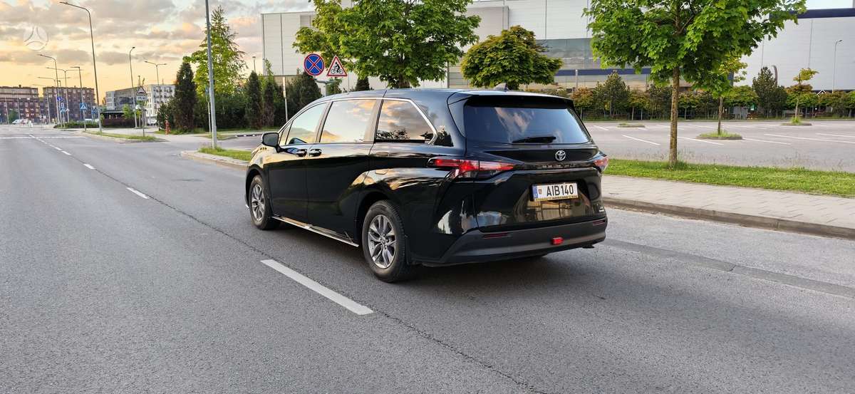 Toyota Sienna, 2.5 l., mpv / minivan