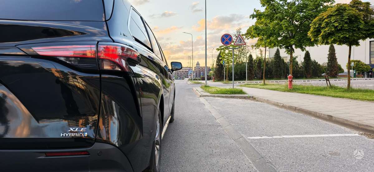 Toyota Sienna, 2.5 l., Минивэн
