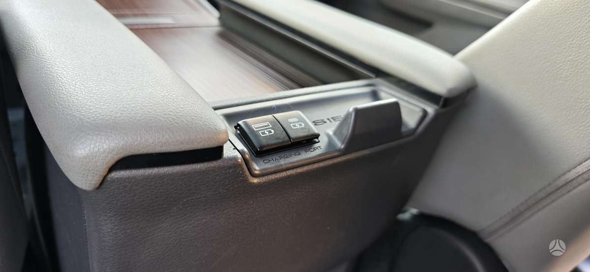 Toyota Sienna, 2.5 l., Минивэн