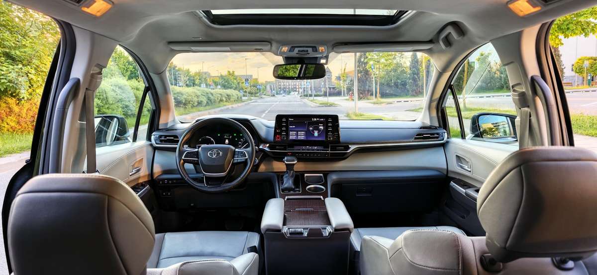 Toyota Sienna, 2.5 l., Минивэн