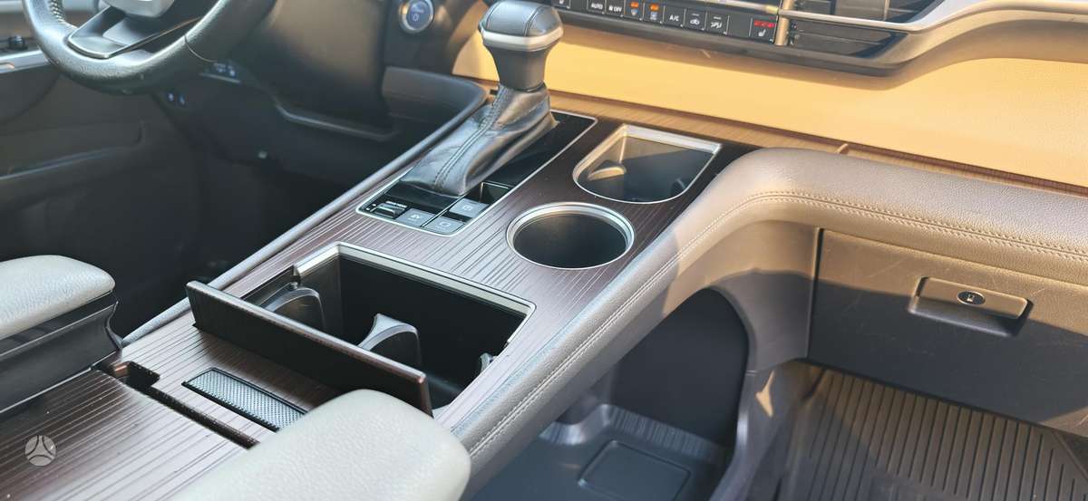 Toyota Sienna, 2.5 l., mpv / minivan