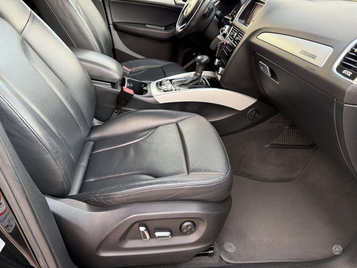 Audi Q5, 2.0 l., off-road / crossover