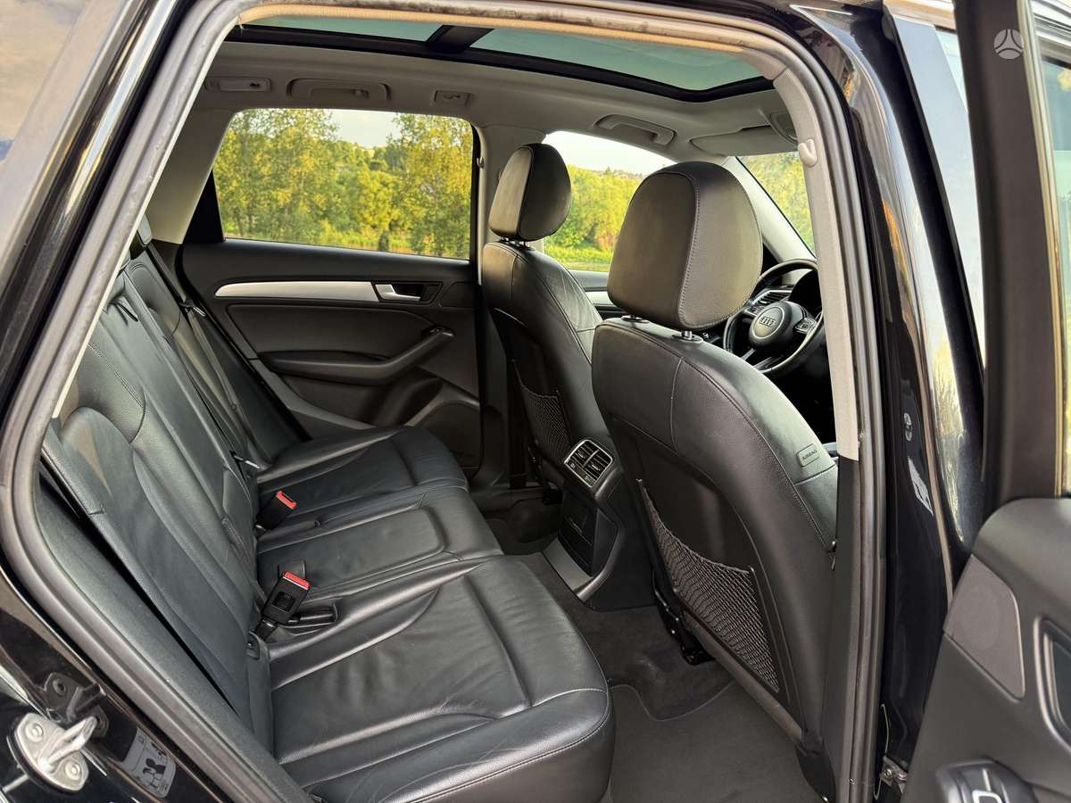 Audi Q5, 2.0 l., off-road / crossover