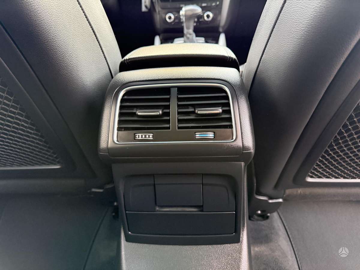 Audi Q5, 2.0 l., off-road / crossover