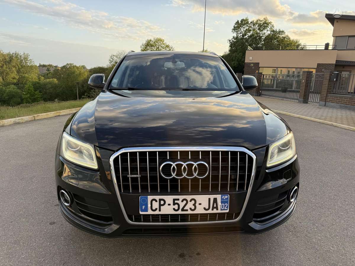 Audi Q5, 2.0 l., off-road / crossover
