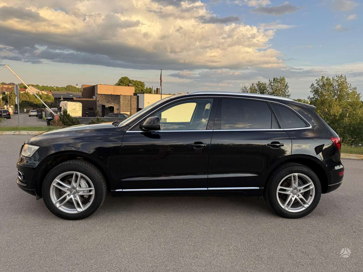 Audi Q5, 2.0 l., Внедорожник / Кроссовер