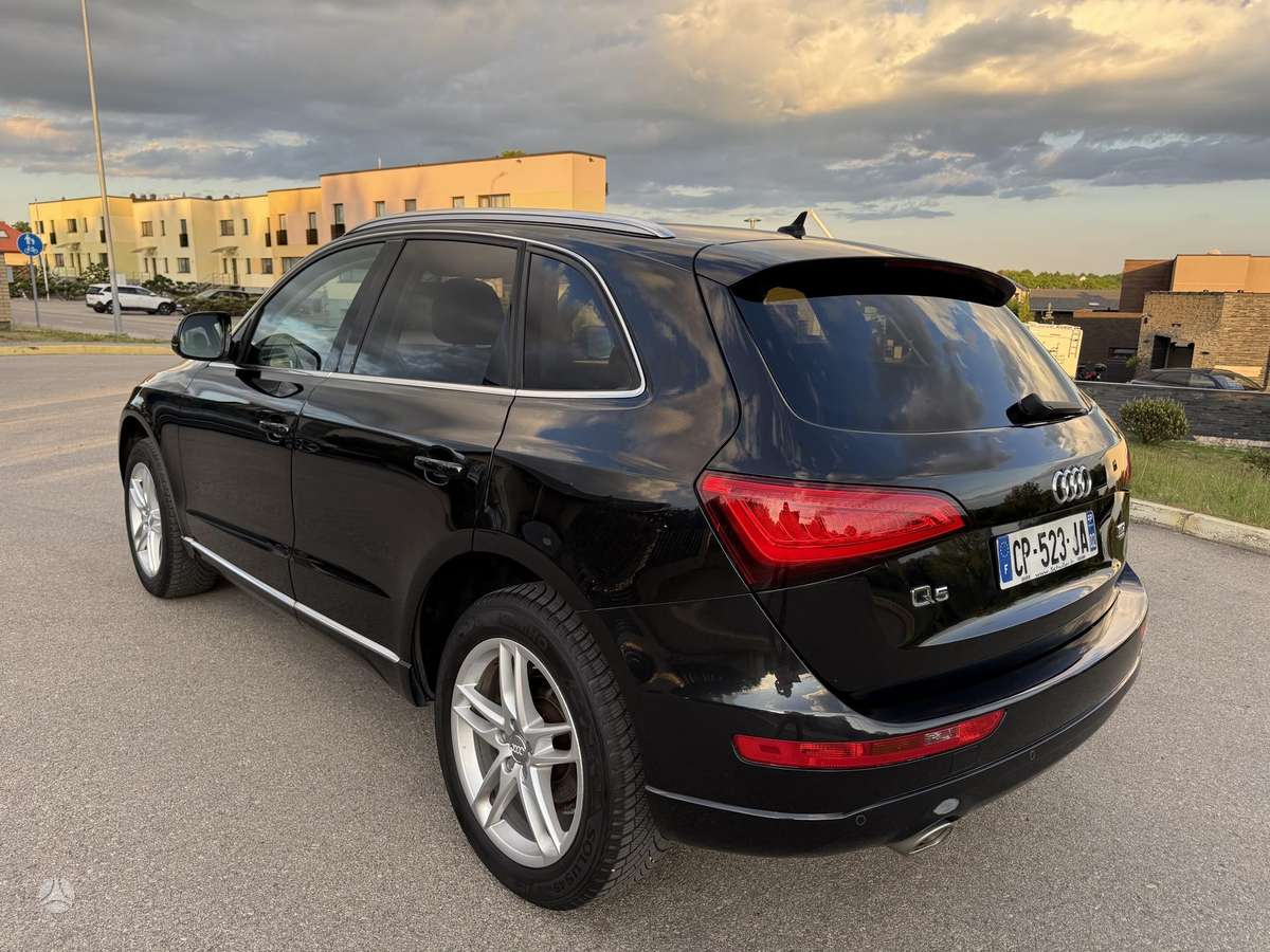 Audi Q5, 2.0 l., Внедорожник / Кроссовер