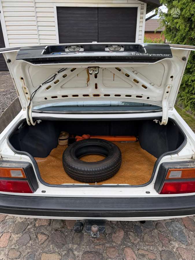 Mazda 626, 1.6 l., Седан