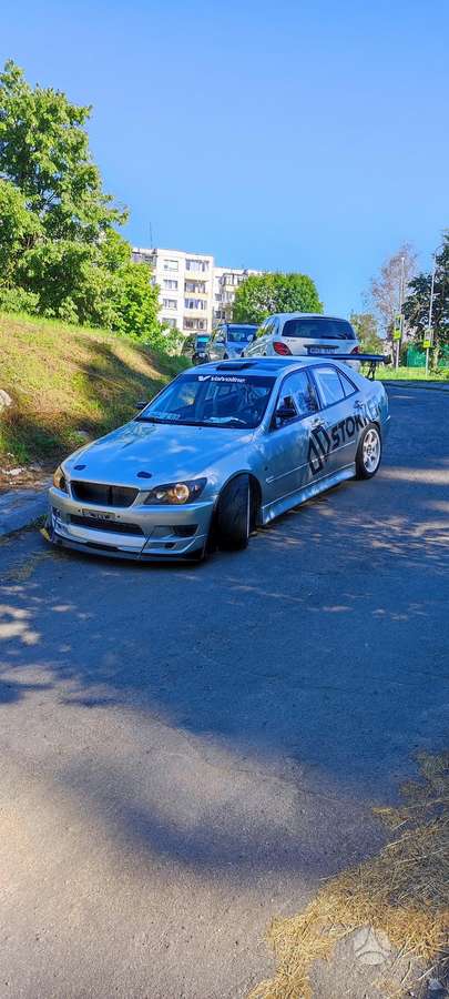Lexus IS 300, 3.0 l., Седан