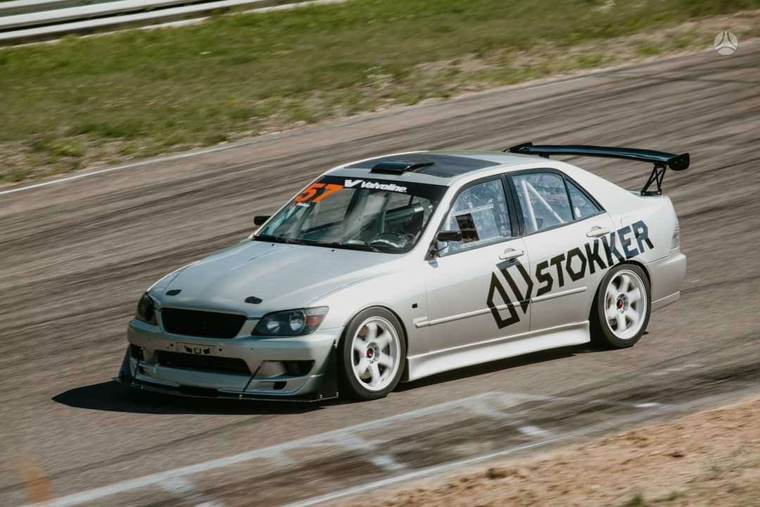 Lexus IS 300, 3.0 l., Седан