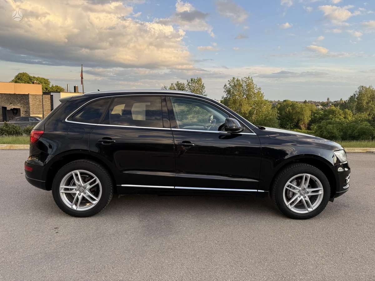 Audi Q5, 2.0 l., Внедорожник / Кроссовер