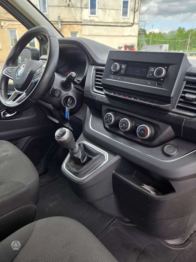 Renault Trafic - 12