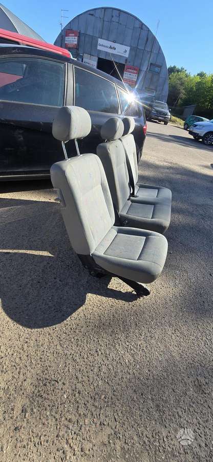 Volkswagen T5, passenger vans