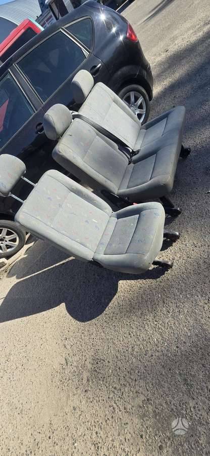 Volkswagen T5, passenger vans