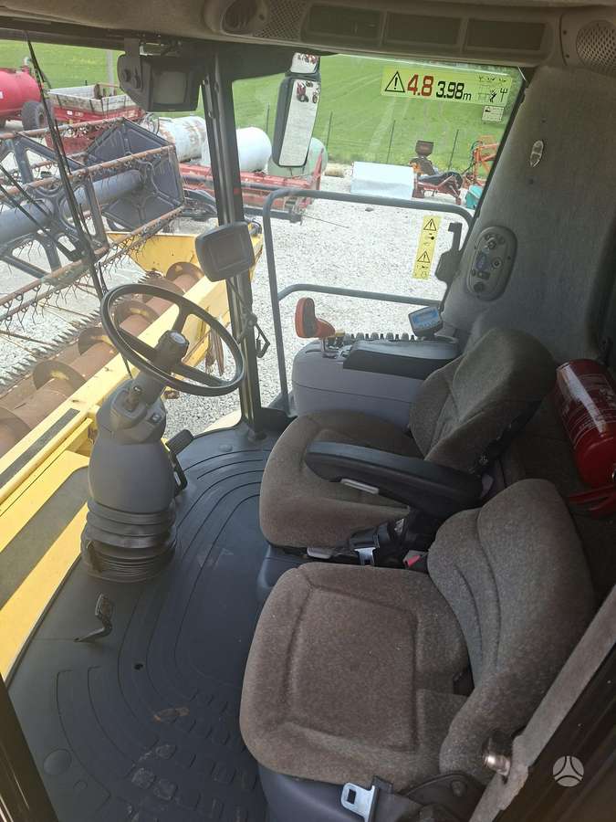 New Holland CR980, combine harvesters