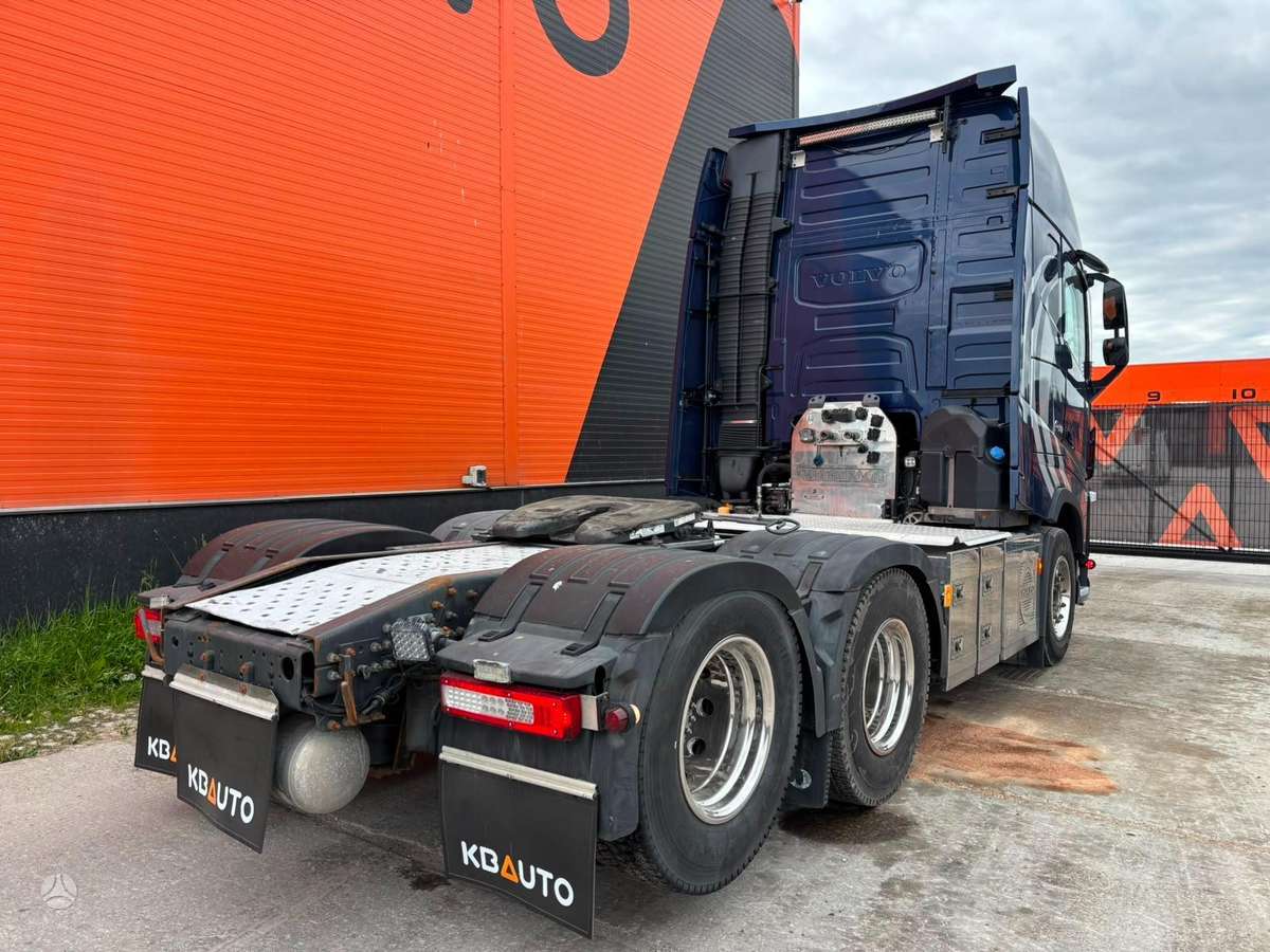 Volvo FH 540 6x4, single sleeper