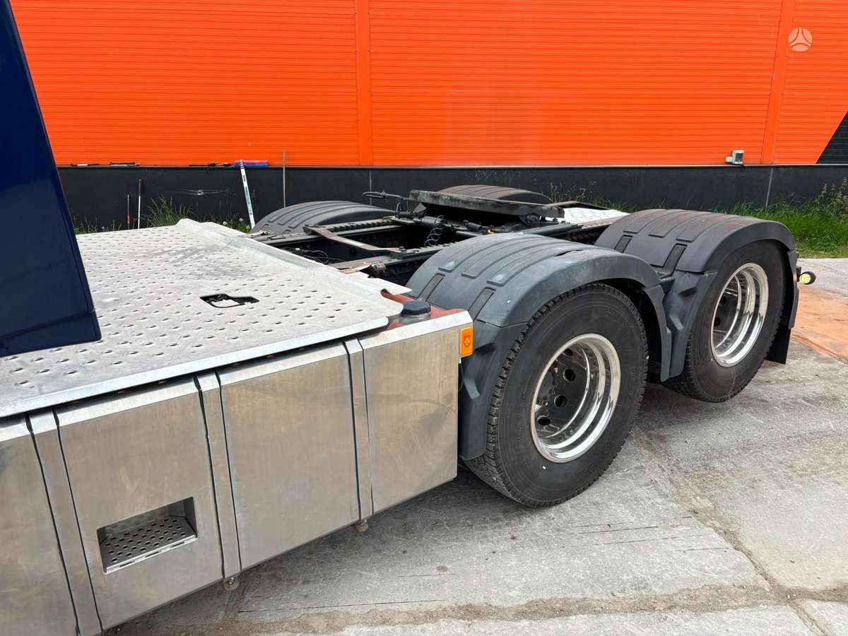 Volvo FH 540 6x4, single sleeper