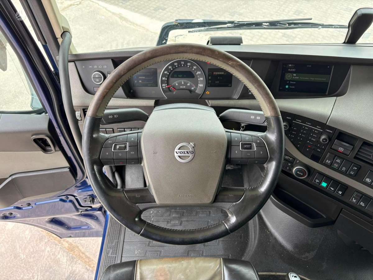 Volvo FH 540 6x4, single sleeper